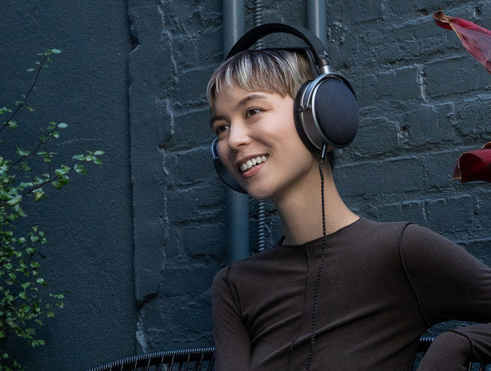 <h2>Image with banners</h2>